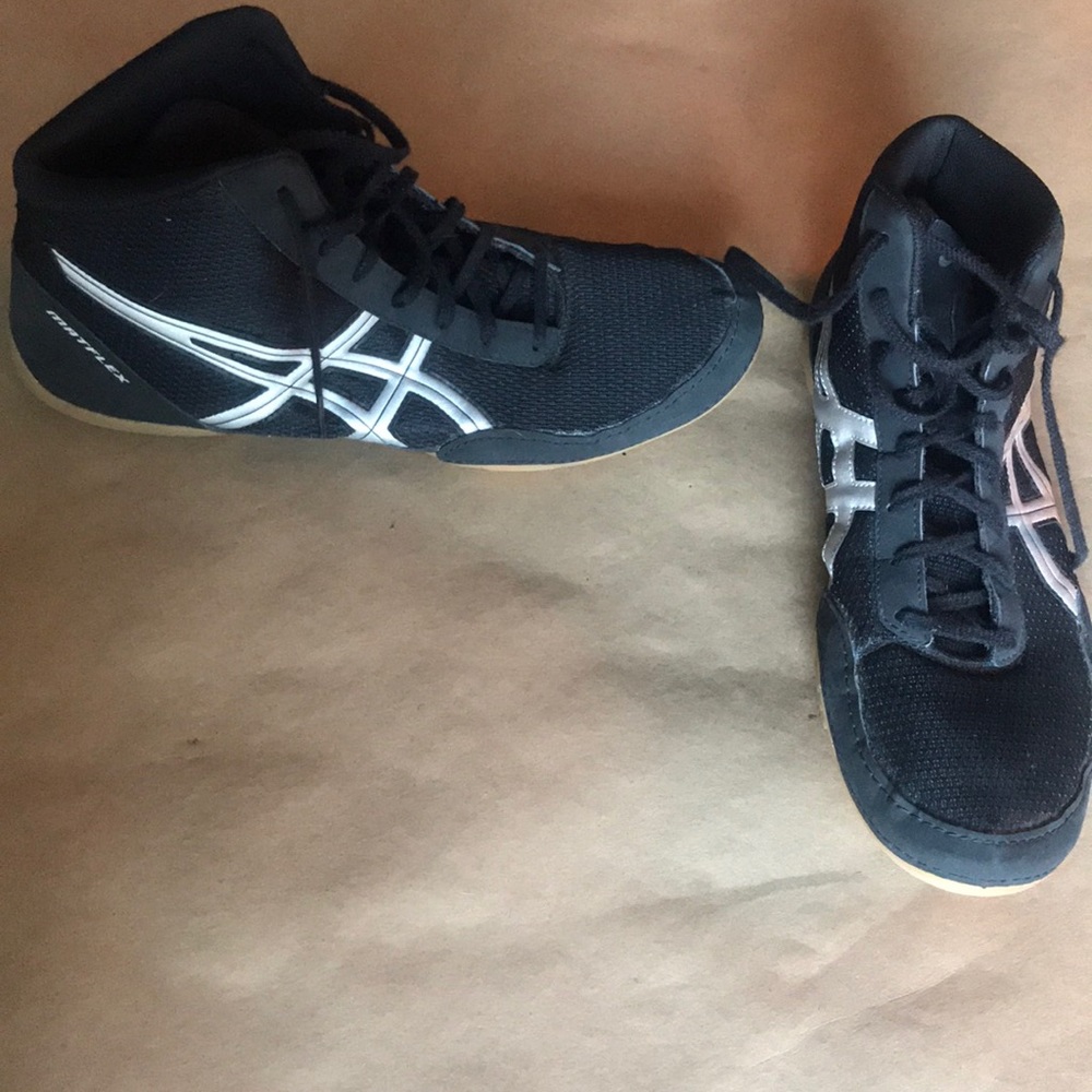 Asics, men’s shoes. 10. Worn maybe 2 times